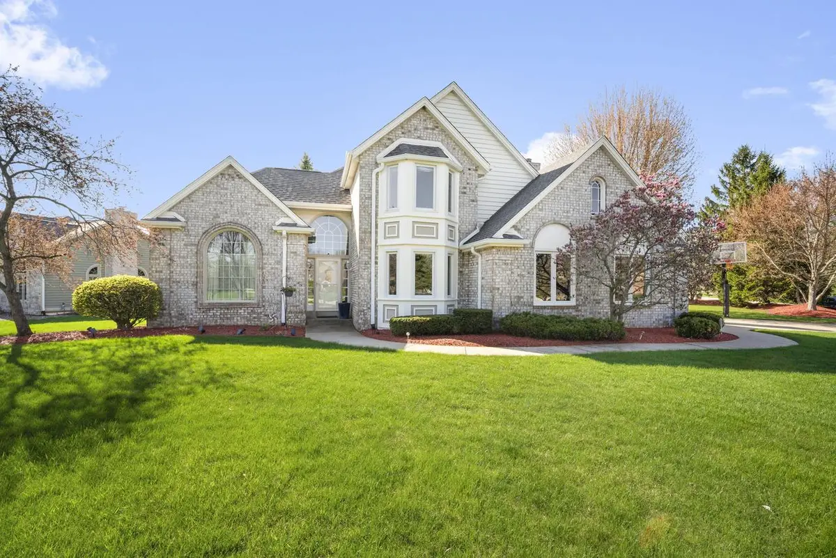 5770 Golden Rain LANE, New Berlin, WI 53151 - #1