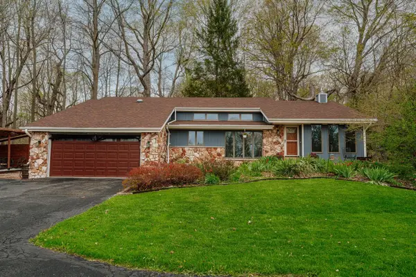 S86W24960 Stonehill DRIVE, Mukwonago, WI 53149