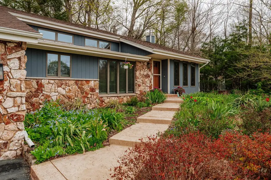 S86W24960 Stonehill DRIVE, Mukwonago, WI 53149 - #3