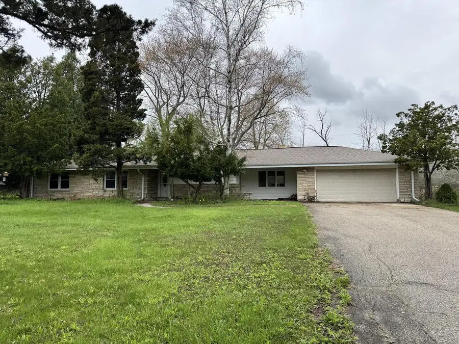 8665 Hawthorne ROAD, Milwaukee, WI 53217 - #2