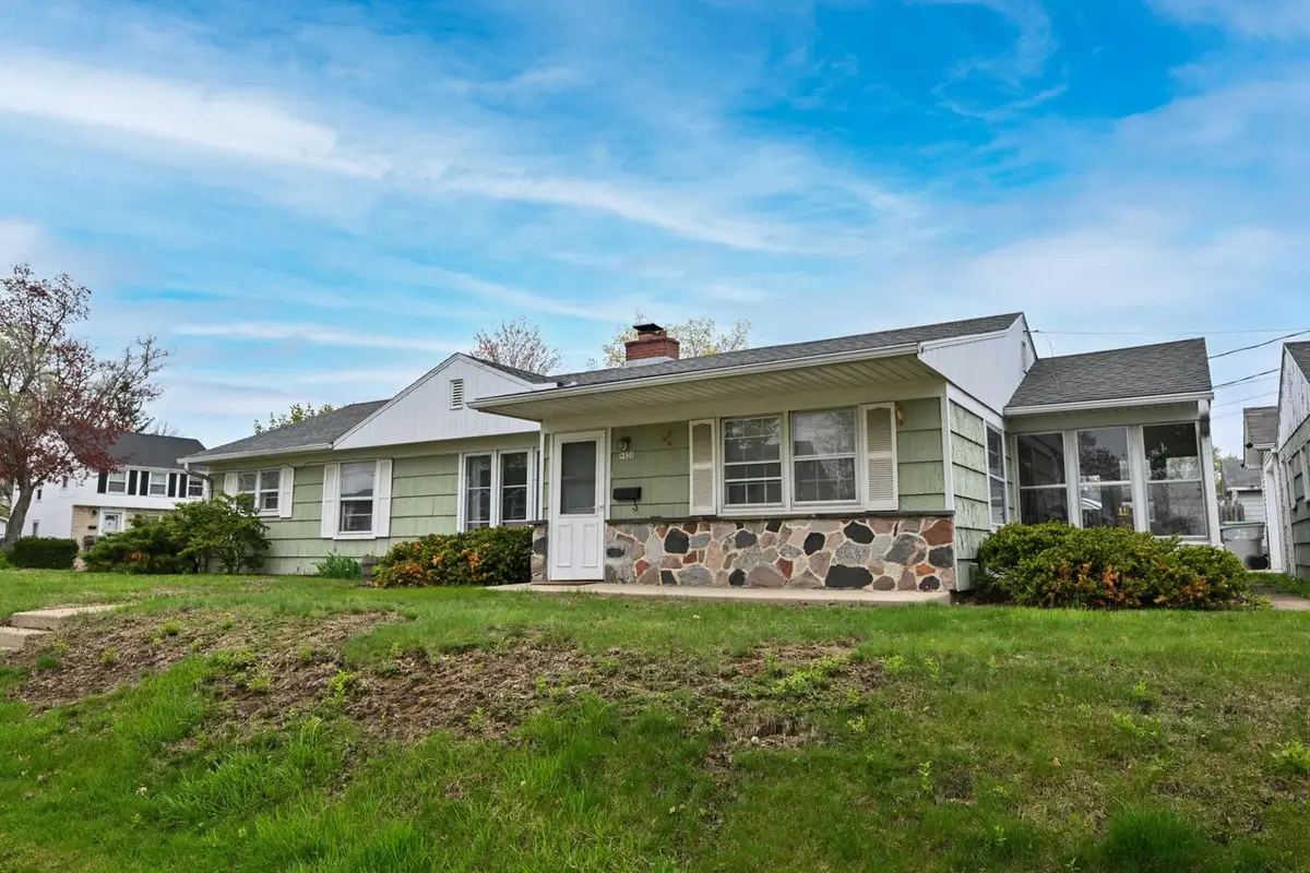 9020 Hawthorne AVENUE, Milwaukee, WI 53226 - #1