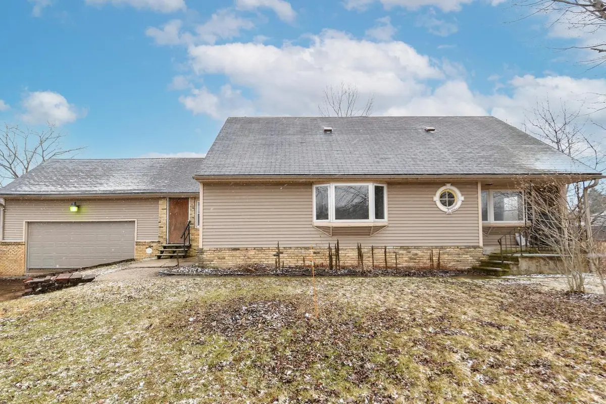 9335 County Line ROAD #9325, Milwaukee, WI 53224 - #1