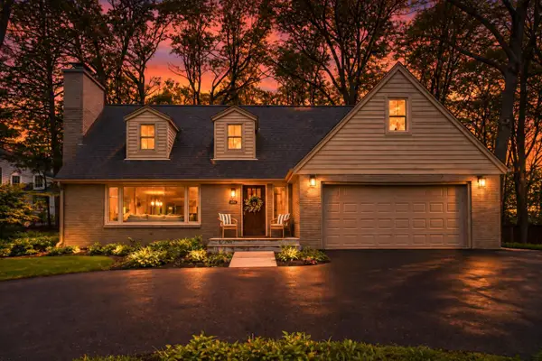695 Meadow LANE, Elm Grove, WI 53122