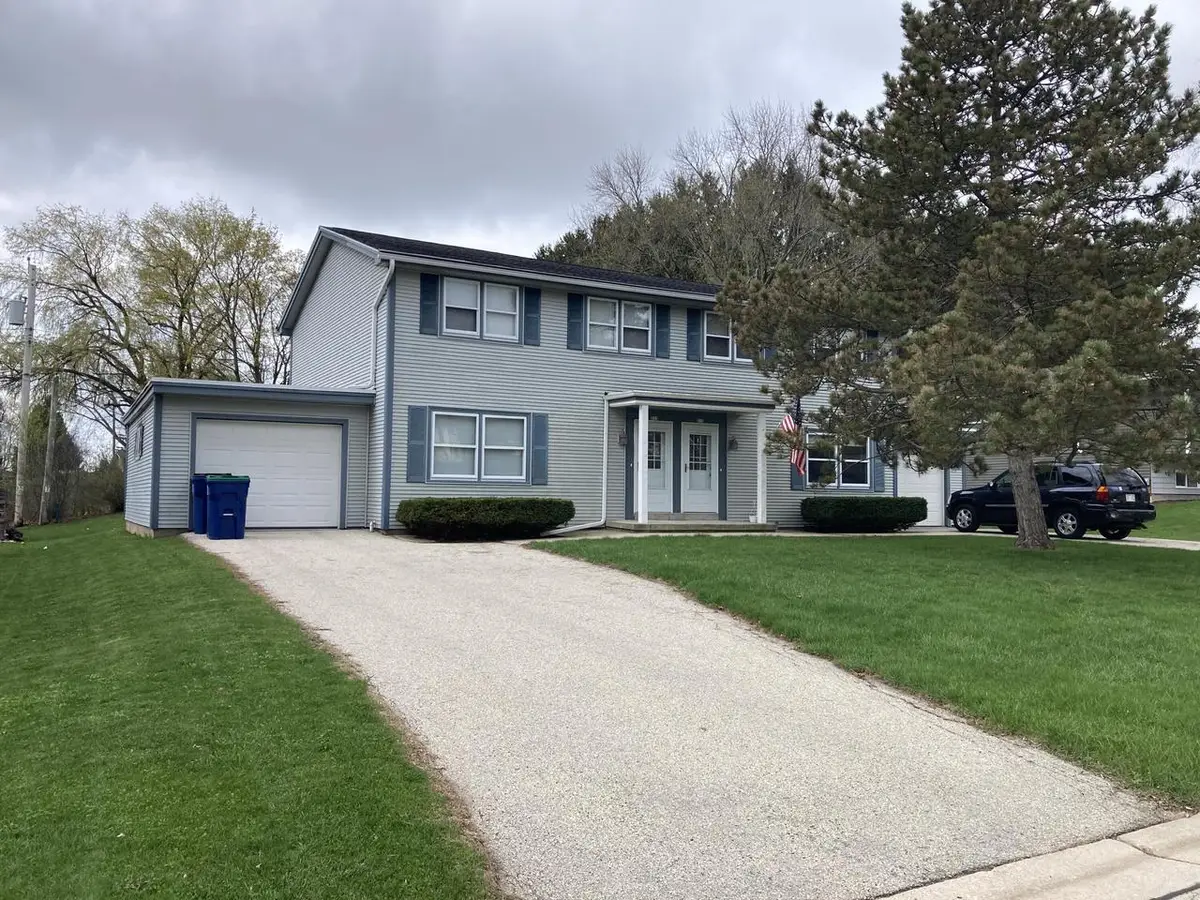 213 Summit DRIVE #215, Fredonia, WI 53021 - #1