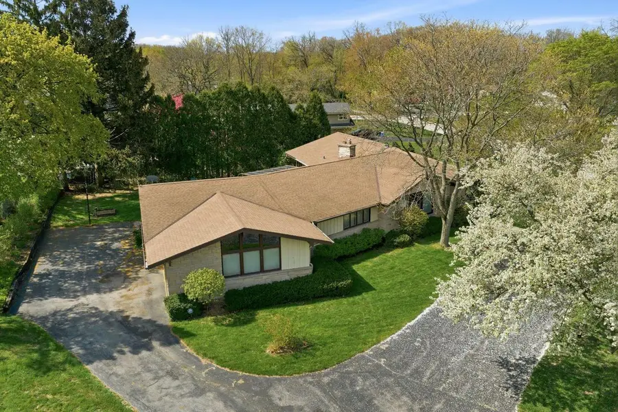 15085 Cascade DRIVE, Elm Grove, WI 53122 - #2