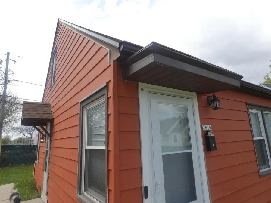 2619 W Linwal LANE, Milwaukee, WI 53209 - #2