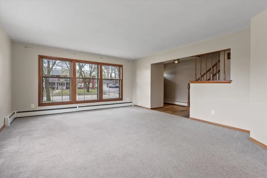 W56N710 Hawthorne AVENUE, Cedarburg, WI 53012 - #3