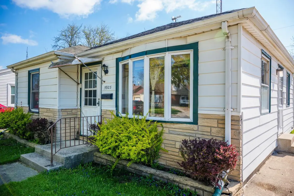 5923 44th AVENUE, Kenosha, WI 53144 - #1