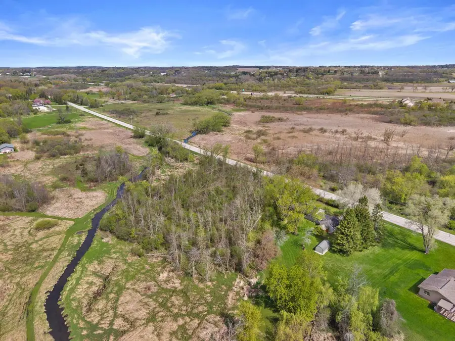 N40W26975 Capitol DRIVE, Pewaukee, WI 53072 - #2