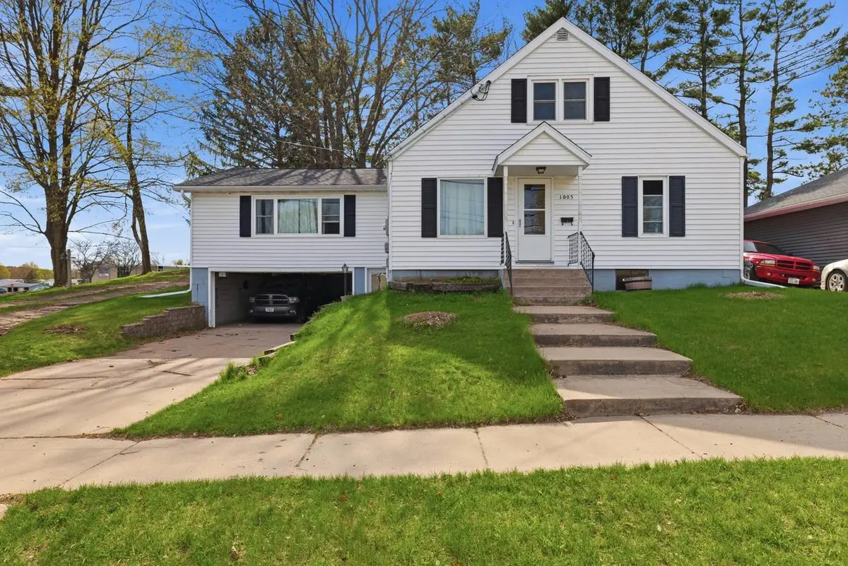 1003 Main STREET, Marion, WI 54950 - #1