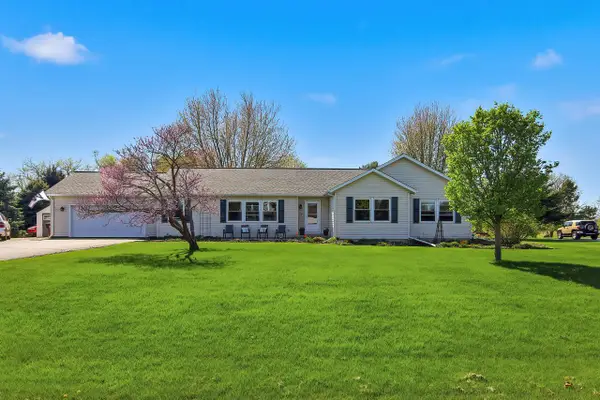 8760 385th AVENUE, Burlington, WI 53105