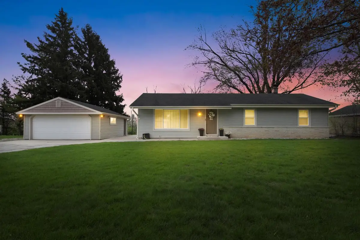 3145 Glacier DRIVE, Hubertus, WI 53033 - #1