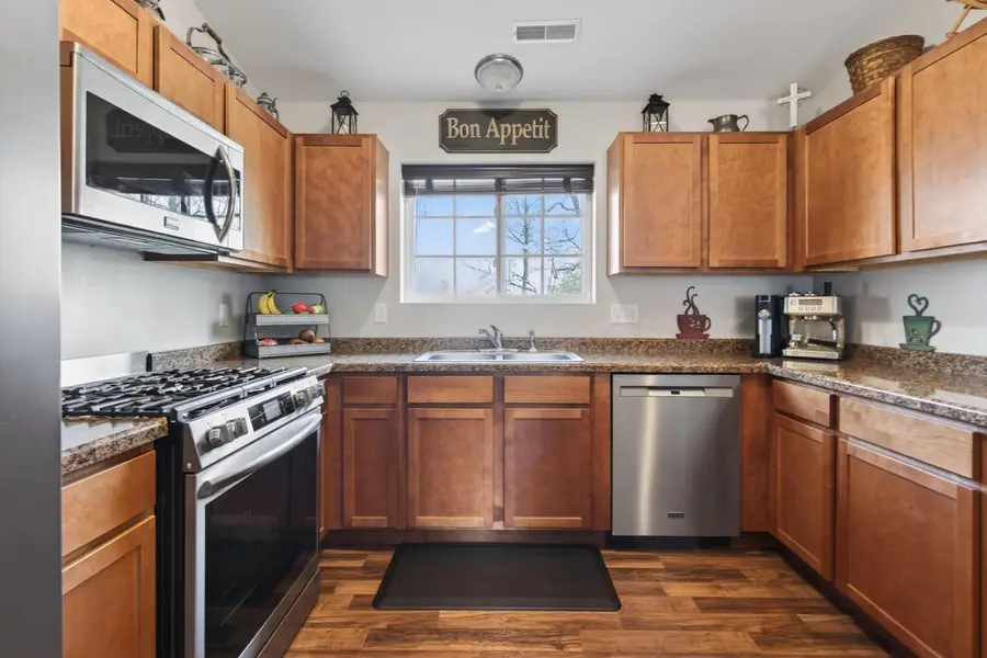 W197N16960 Stonewall DRIVE #12, Jackson, WI 53037 - #2