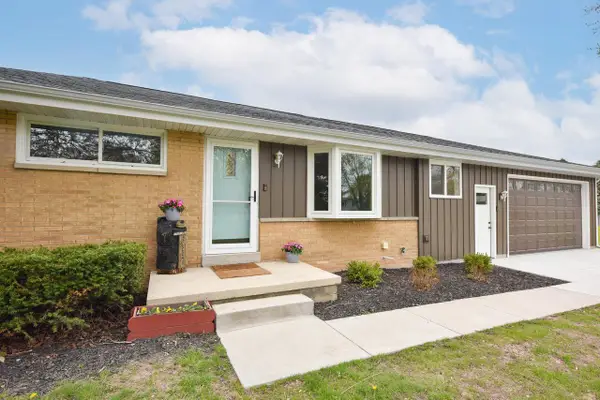 111 Middle ROAD, Belgium, WI 53004