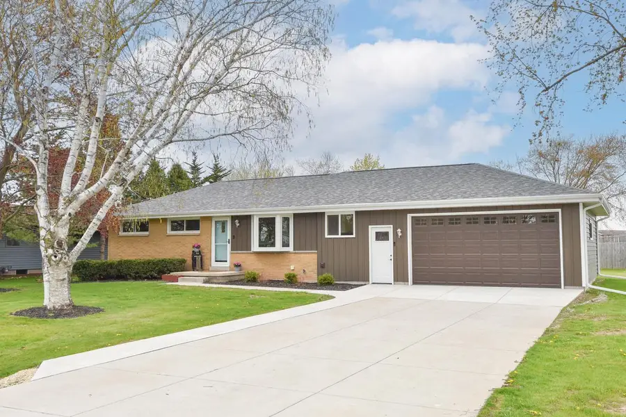 111 Middle ROAD, Belgium, WI 53004 - #2