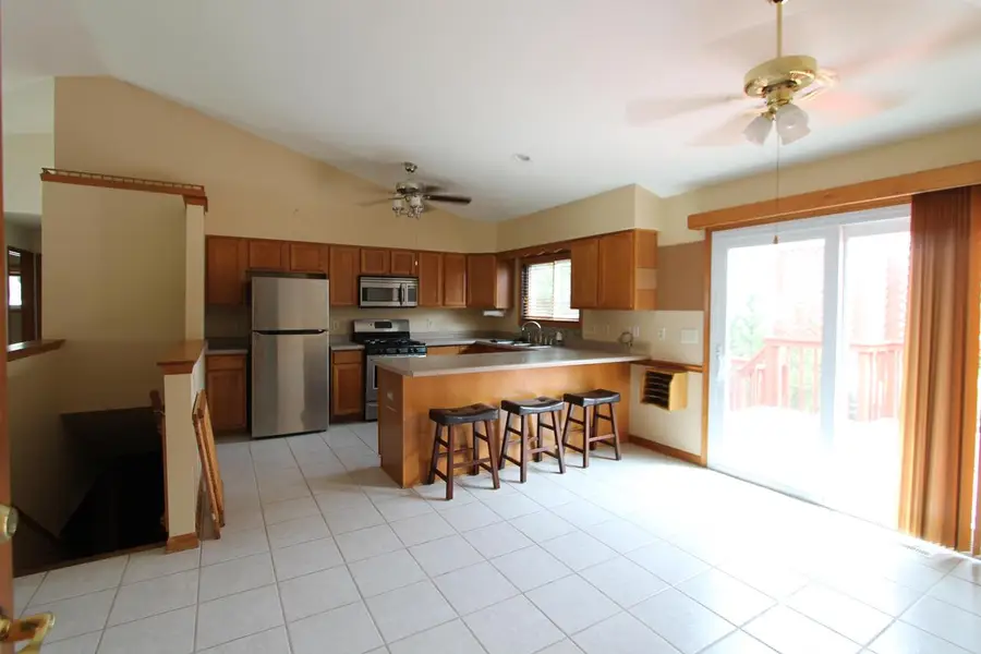 915 Park CIRCLE, Union Grove, WI 53182 - #3