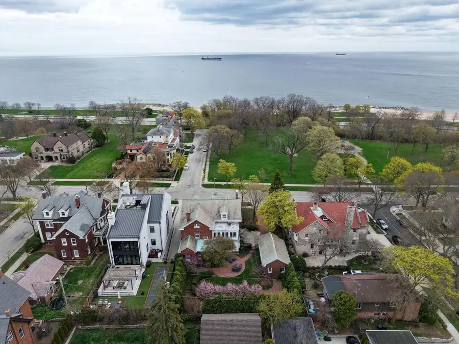 2121 N Terrace AVENUE, Milwaukee, WI 53202 - #2