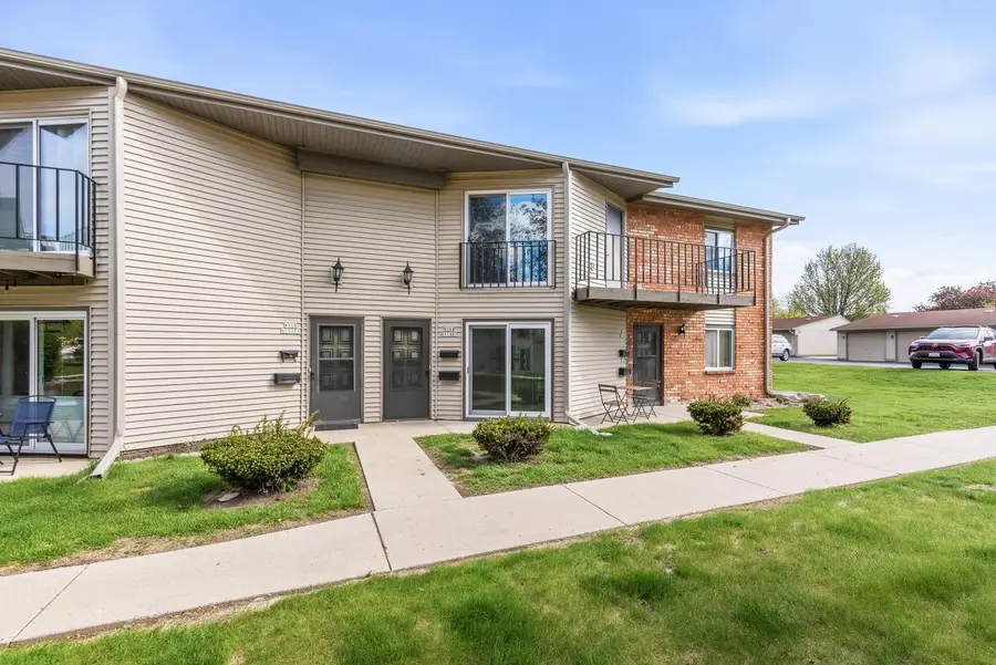 W168N11487 El Camino DRIVE, Germantown, WI 53022 - #2