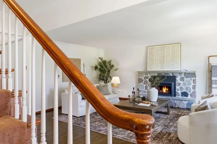 330 W Manor CIRCLE, Bayside, WI 53217 - #3