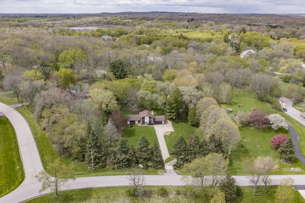 W296N575 Bryn DRIVE, Waukesha, WI 53188 - #1