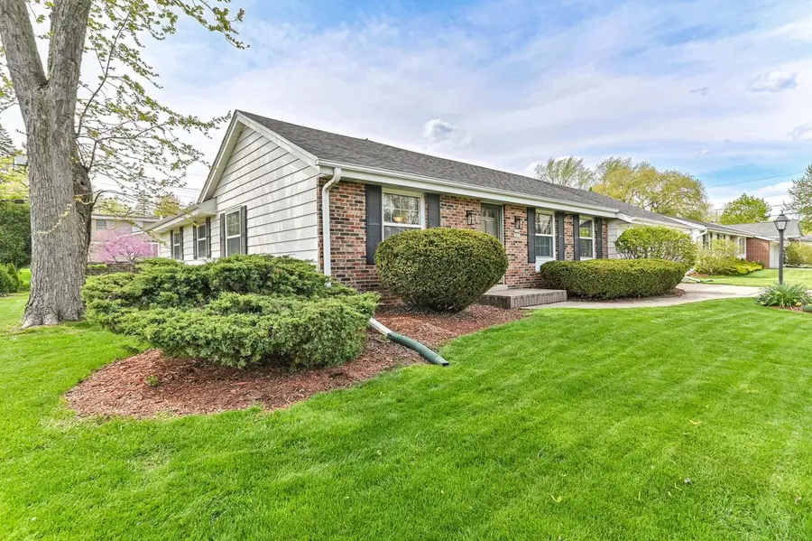 W173N8479 Westbridge AVENUE, Menomonee Falls, WI 53051 - #3