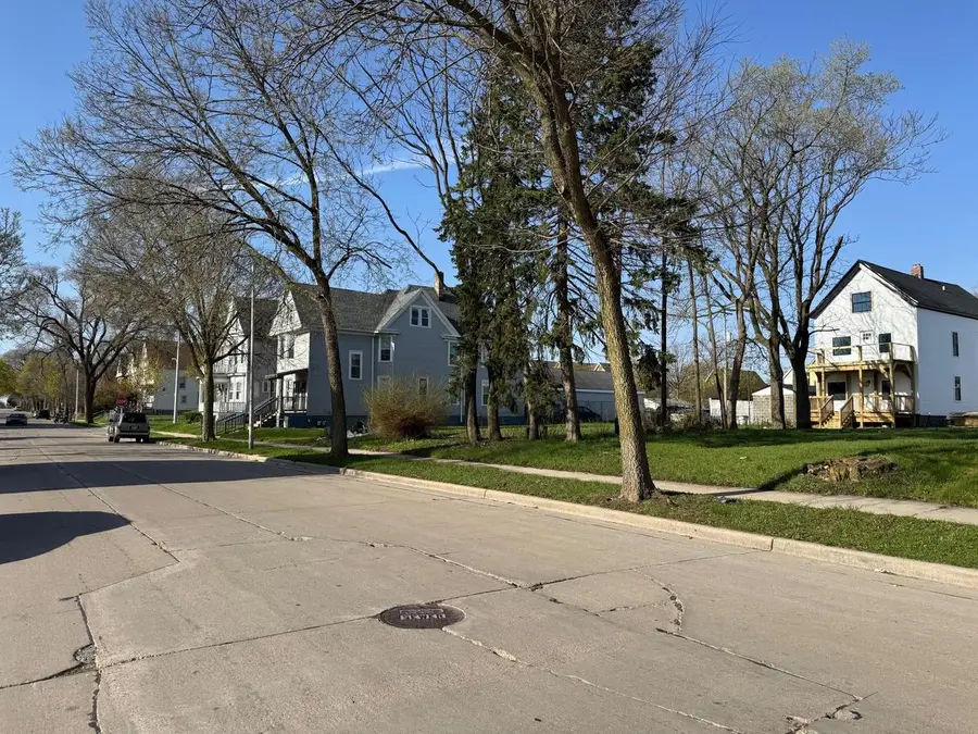 2528 VEL R PHILLIPS AVENUE, Milwaukee, WI 53212 - #3