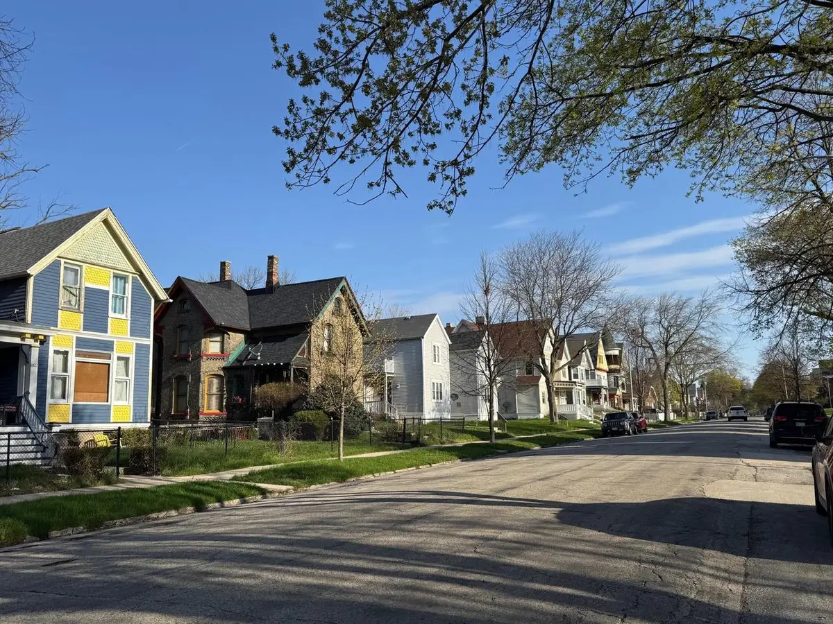 2409 1ST STREET, Milwaukee, WI 53212 - #1