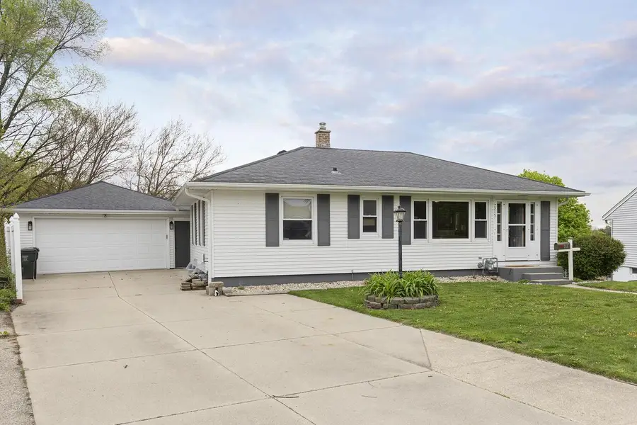 315 Hillcrest DRIVE, Fort Atkinson, WI 53538 - #2