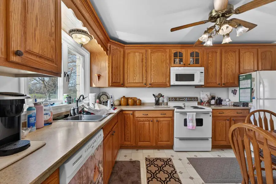 13707 Forest DRIVE, New Berlin, WI 53151 - #2
