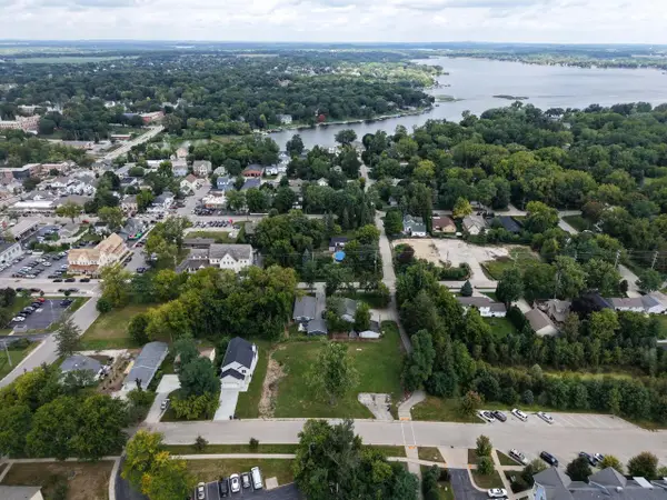 737 DIVISION STREET, Delafield, WI 53018