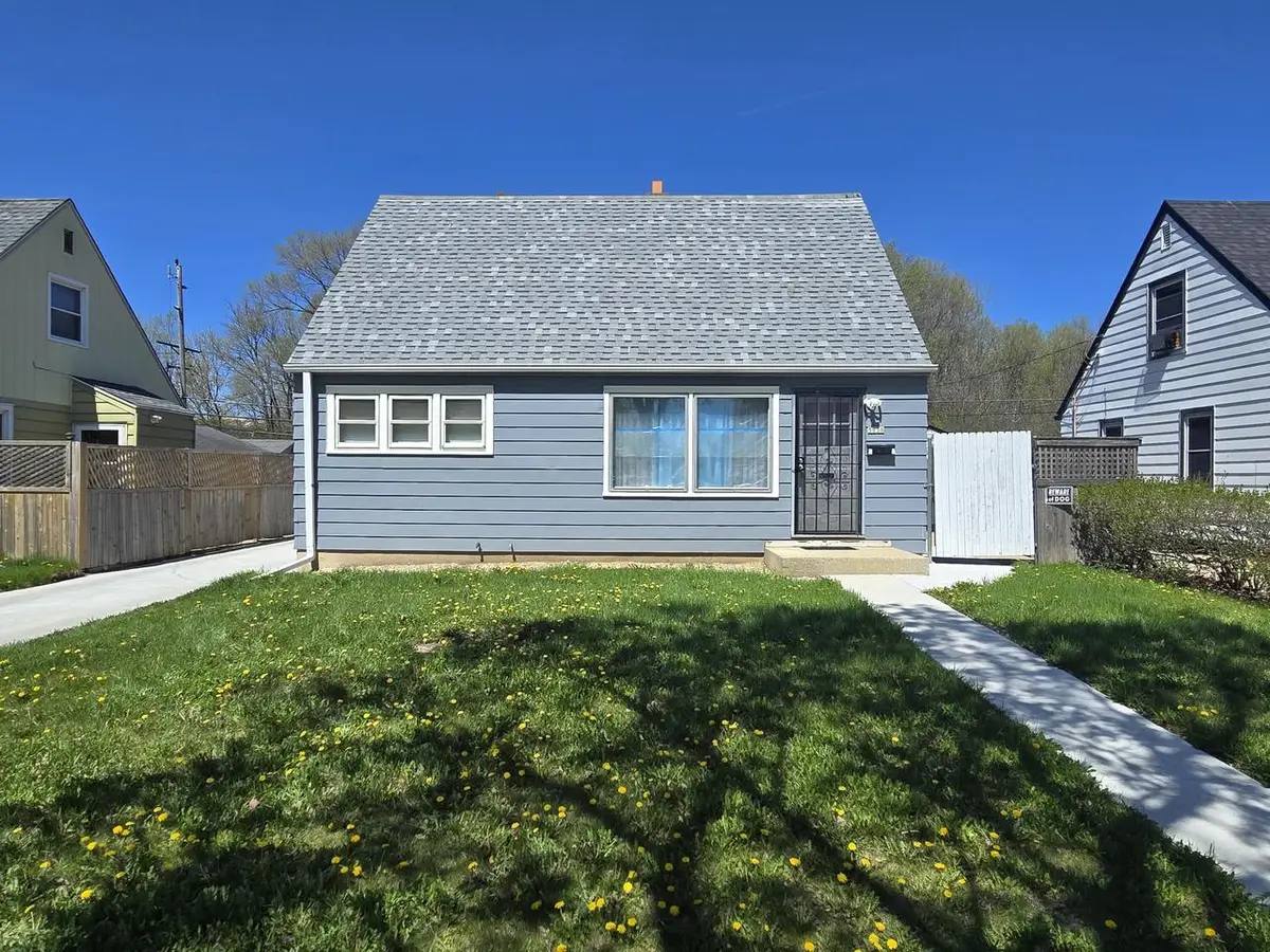 5630 W Carmen AVENUE, Milwaukee, WI 53218 - #1