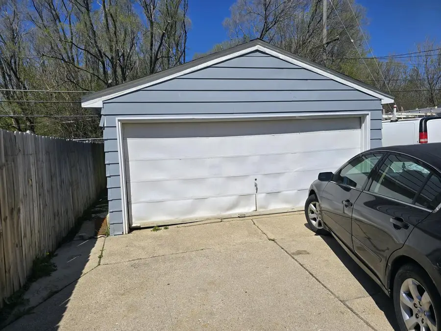 5630 W Carmen AVENUE, Milwaukee, WI 53218 - #3