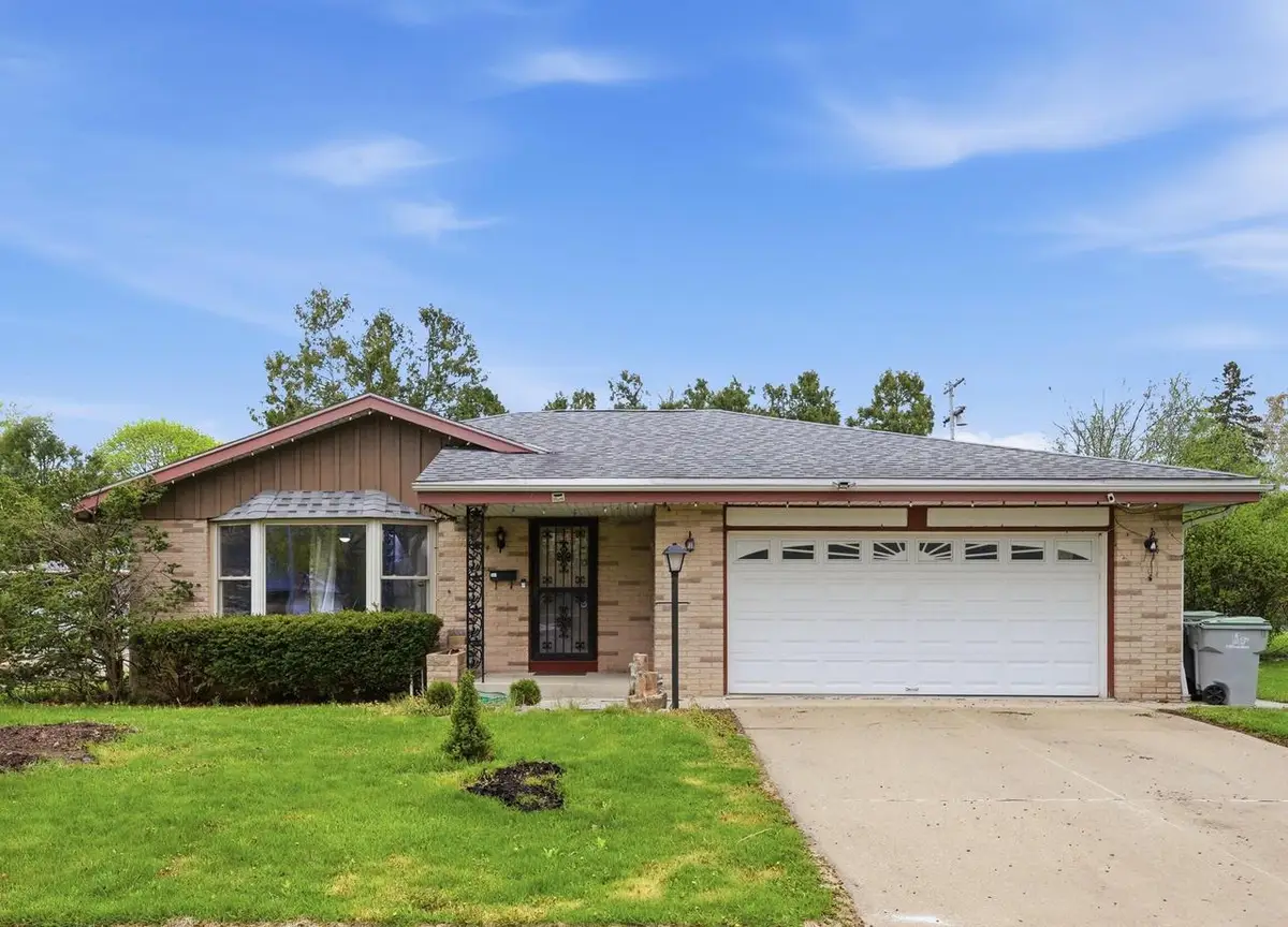 8324 W Denver AVENUE, Milwaukee, WI 53223 - #1