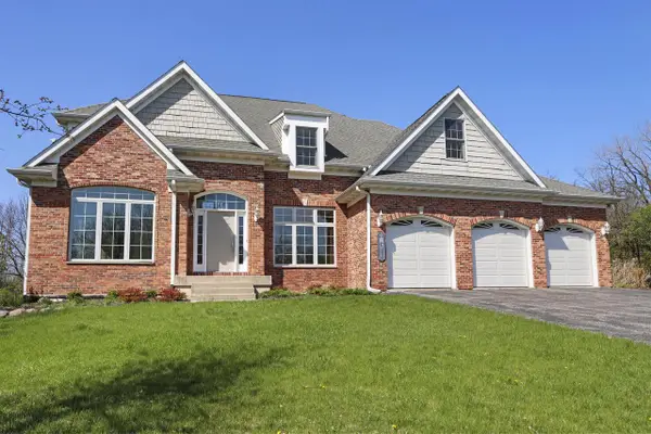 392 County Road B ROAD, Fontana, WI 53125