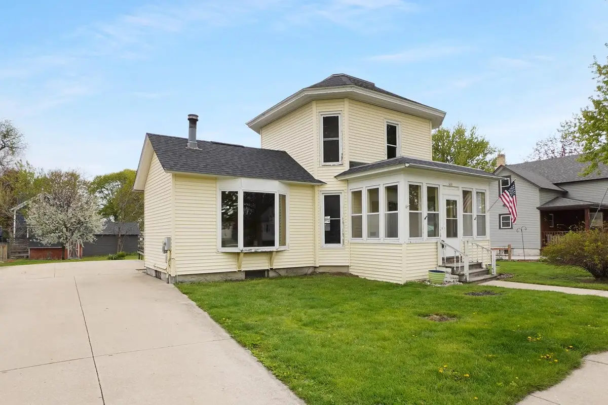 428 Lyman STREET, Oconomowoc, WI 53066 - #1