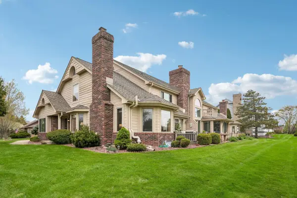 7402 Twin Oaks COURT, Franklin, WI 53132