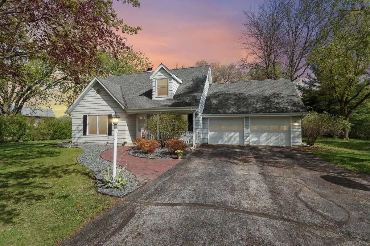 S76W23210 Woodland COURT, Big Bend, WI 53103 - #1
