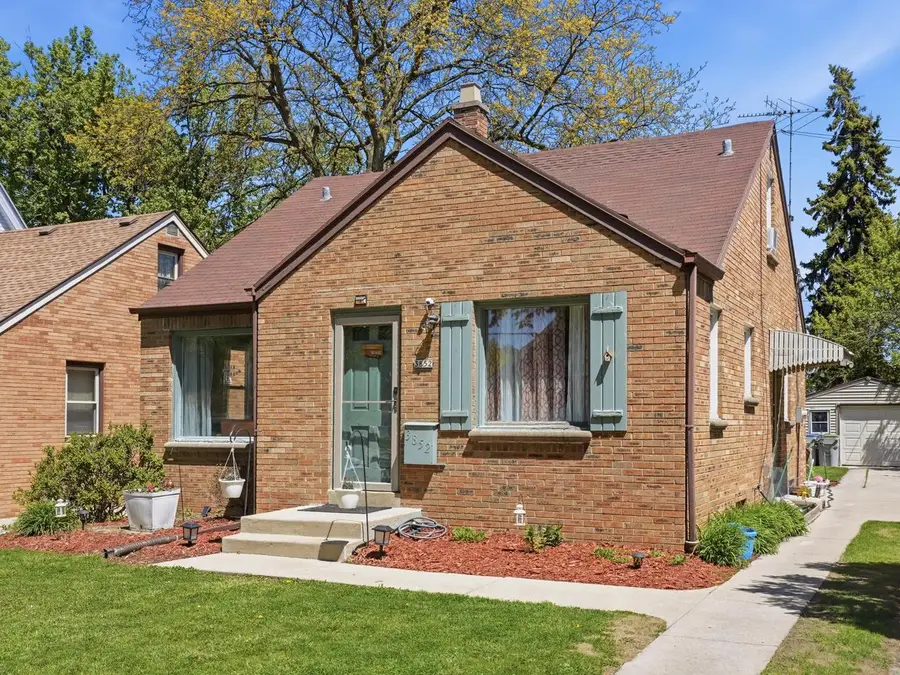 3852 S 1st STREET, Milwaukee, WI 53207 - #2
