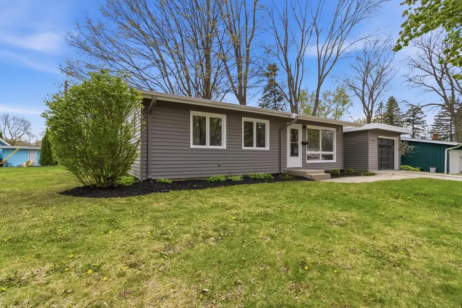 7405 Eaton LANE, Greendale, WI 53129 - #2