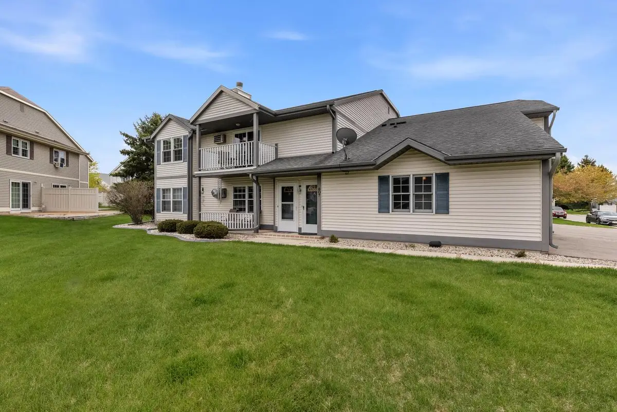 807 Worthington COURT #A, West Bend, WI 53090 - #1