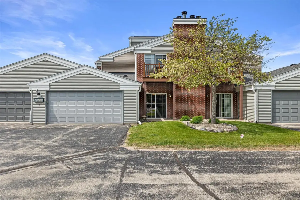 N17W26865 Fieldhack DRIVE #D, Pewaukee, WI 53072 - #1