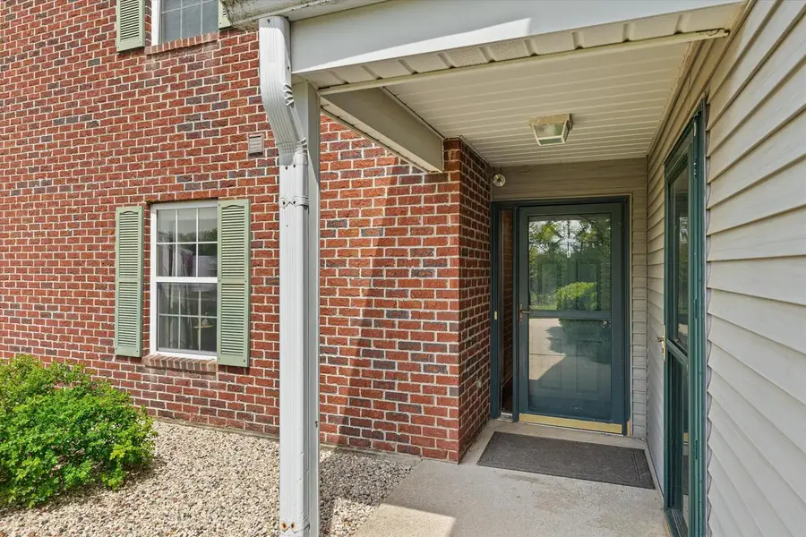 N17W26865 Fieldhack DRIVE #D, Pewaukee, WI 53072 - #2