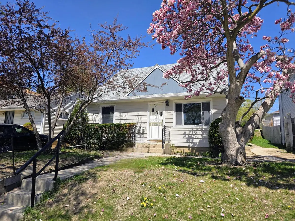 7212 W Silver Spring DRIVE, Milwaukee, WI 53218 - #1