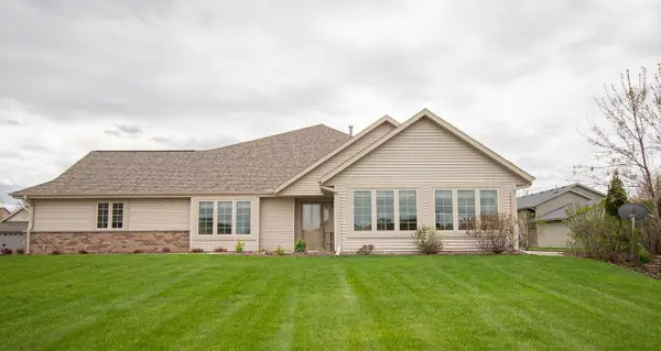 W197N17085 Stonewall DRIVE, Jackson, WI 53037