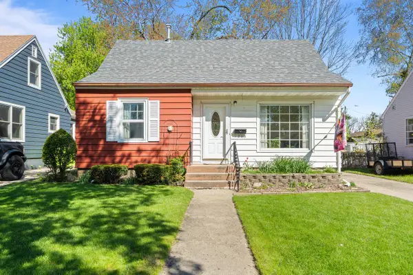 1205 Barnes STREET, Delavan, WI 53115