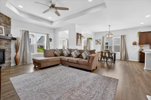 7906 Park Circle WAY, Franklin, WI 53132