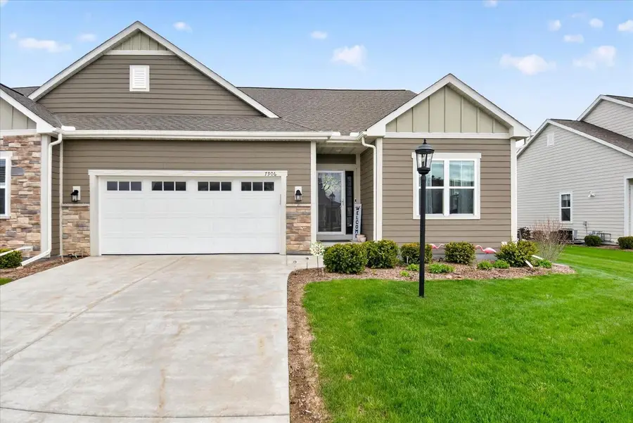 7906 Park Circle WAY, Franklin, WI 53132 - #2