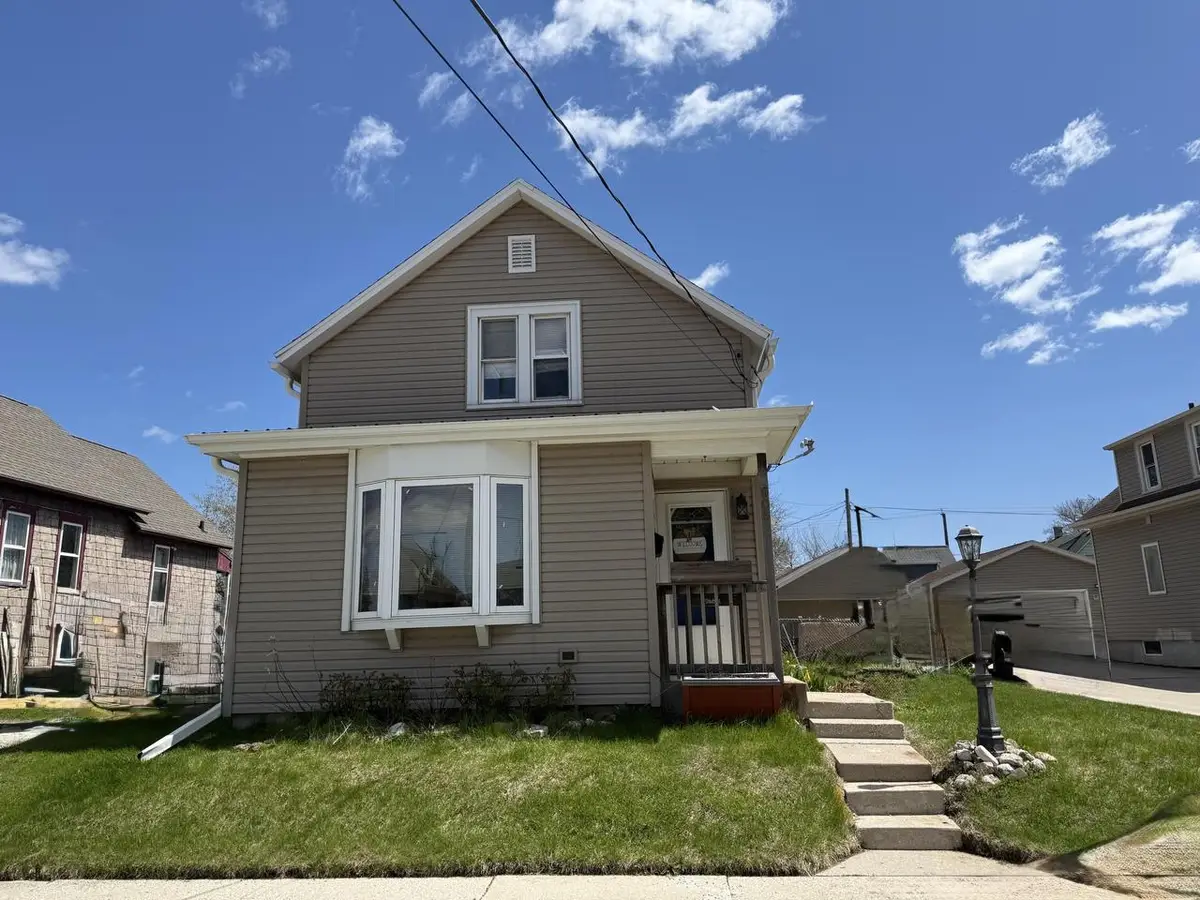 909 25th STREET, Manitowoc, WI 54220 - #1