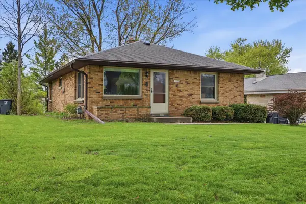 10035 Highwood AVENUE, Wauwatosa, WI 53222