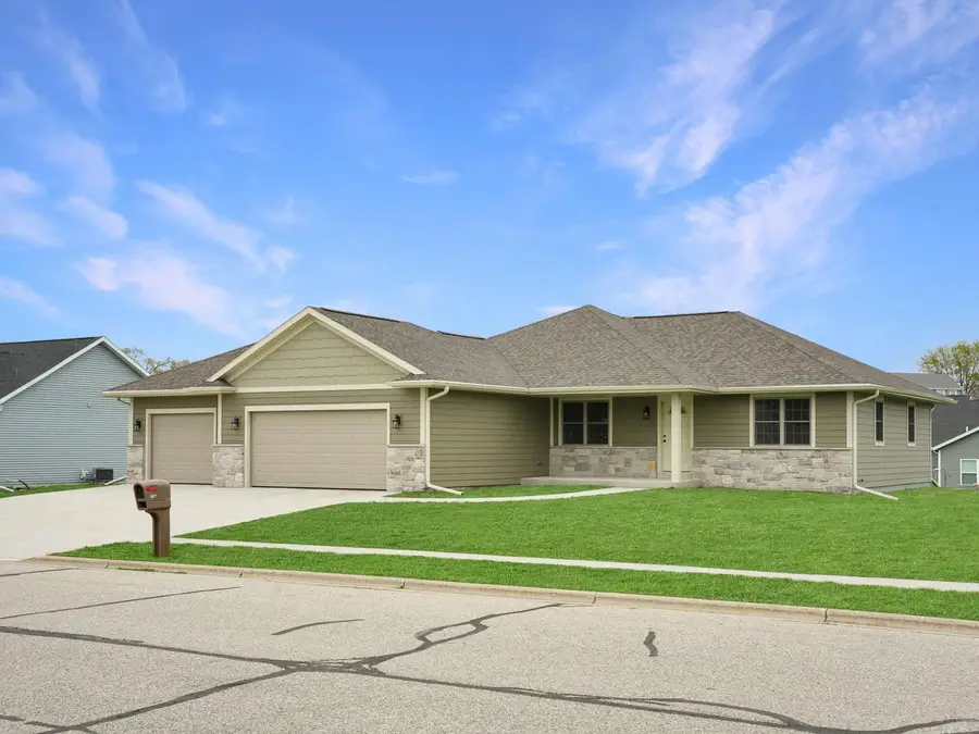 507 Sycamore PLACE, Theresa, WI 53091 - #2